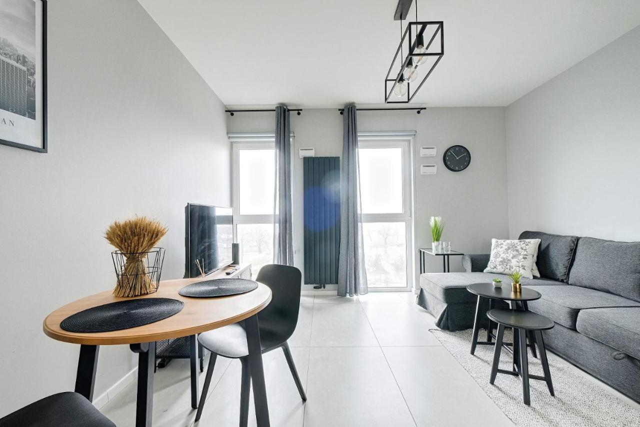 Targowa 10 National Stadium Apartment Warsaw