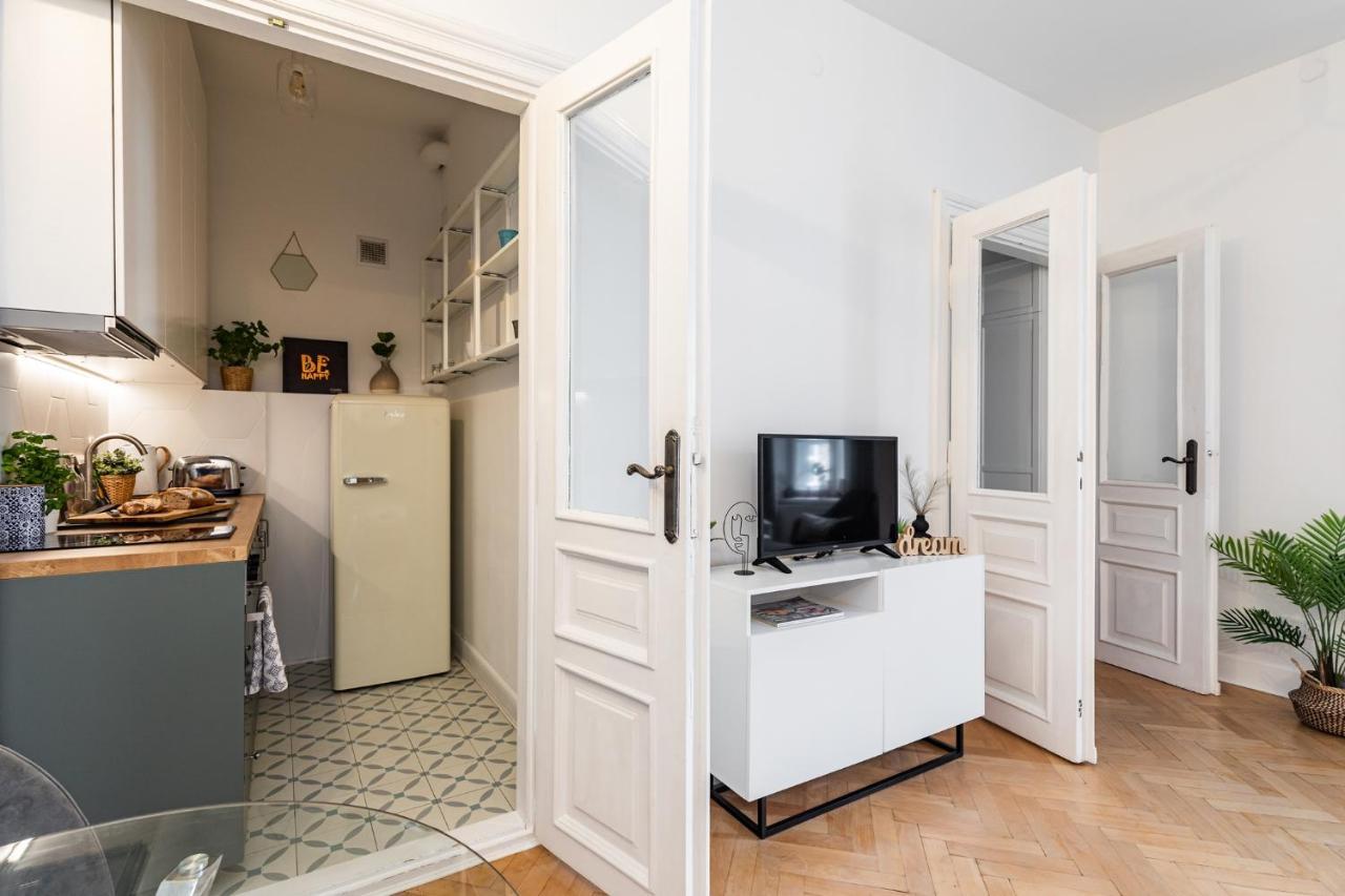 Superapart Krucza 47a * Warsaw