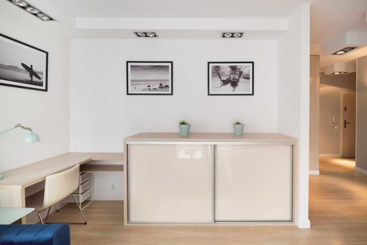 Apartment Bartycka Elegant Warschau