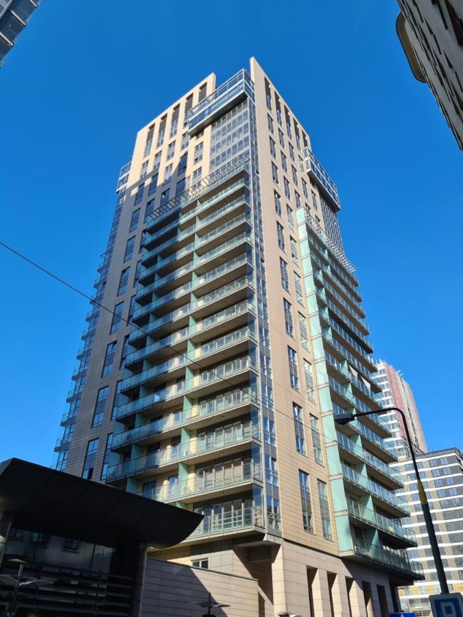 Apartment Platinum Towers With Parking By Renters Prestige *