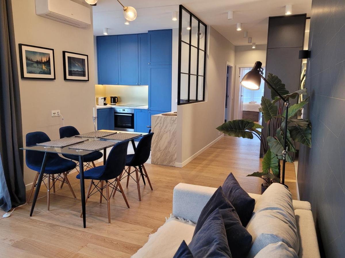 Tessan's Mokotow By Renters Prestige * Warsaw