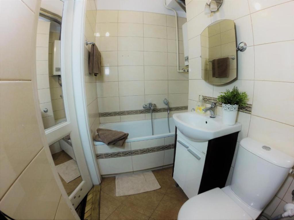 - Mi Old Town Swietojanska Apartment
