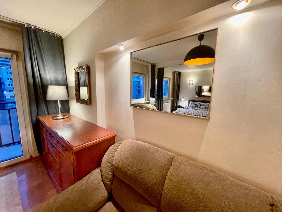 Smyr Apartament Warszawa