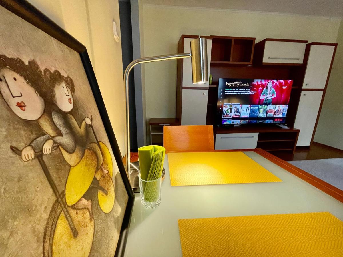 New Hala Wifi 70'tv Netflix Hbo Max Applettv+ Warschau