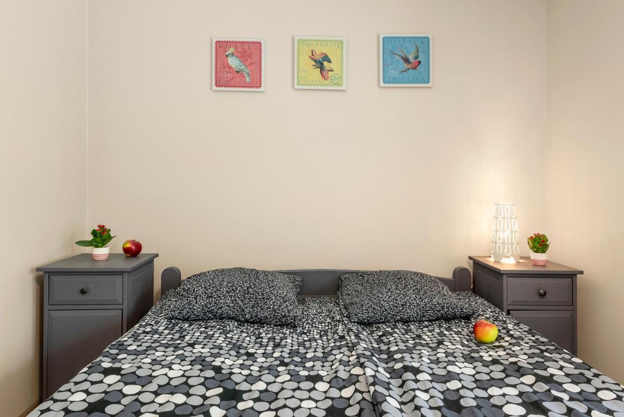 Metro Wilanowska Aparts Apartment