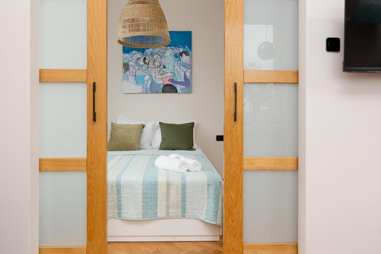 Wiktorska By Renters Apartment *