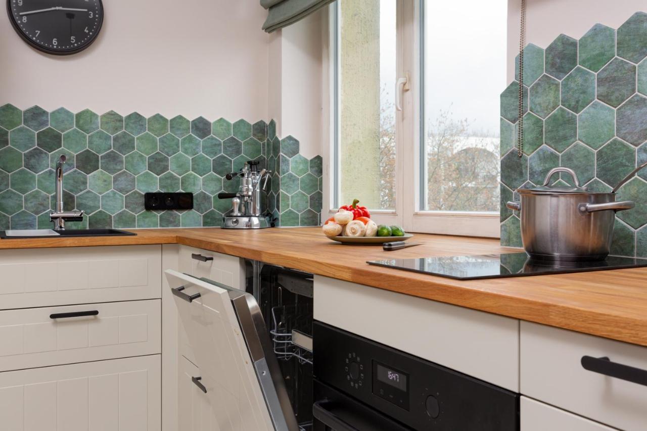 Apartment Wiktorska By Renters