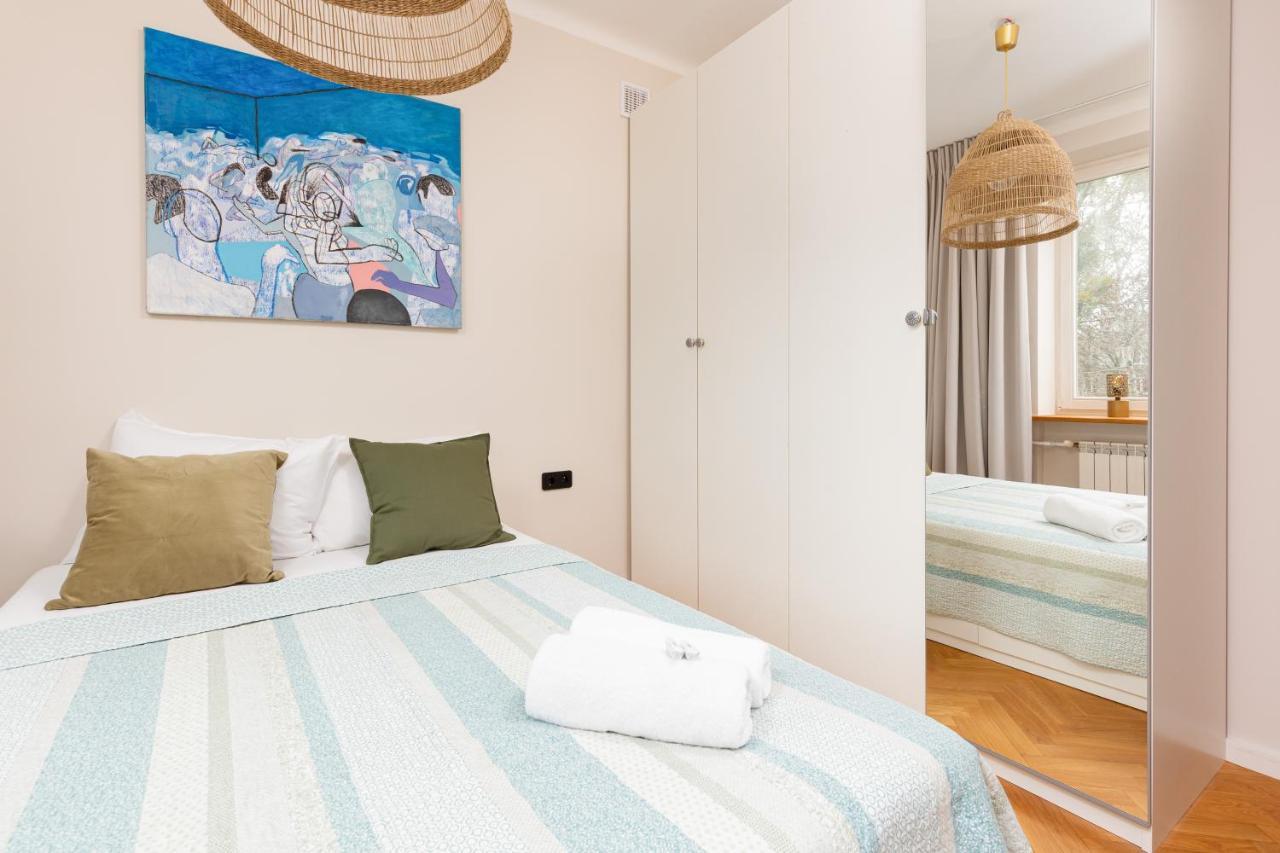 Apartment Wiktorska By Renters Warsaw