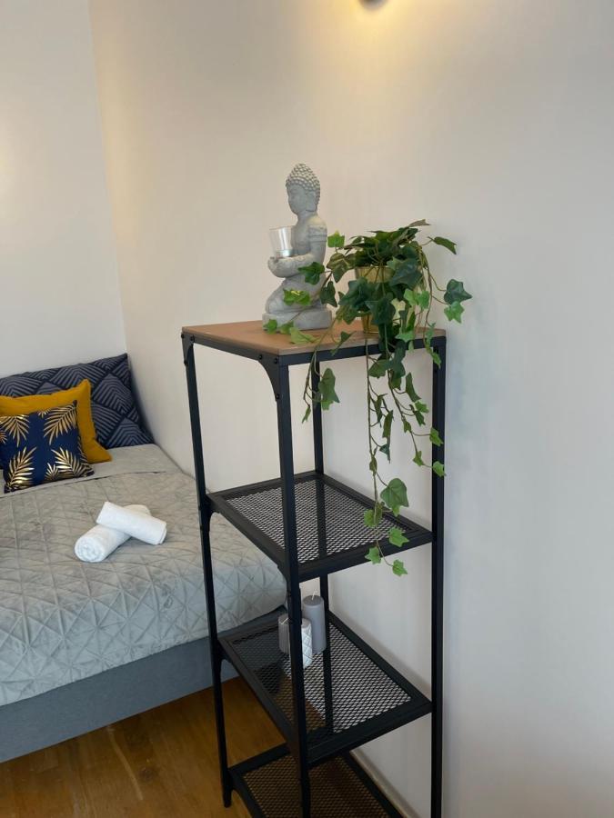 Apartment Wiejska 14: Smart Center Near Parliament
