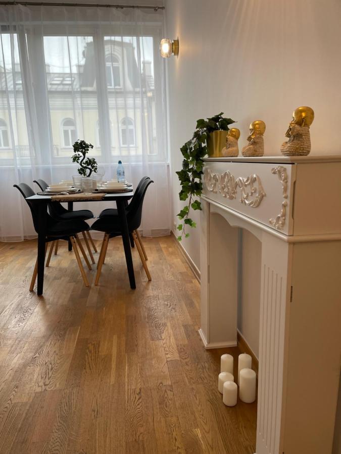 Wiejska 14: Smart Center Near Parliament Apartment *
