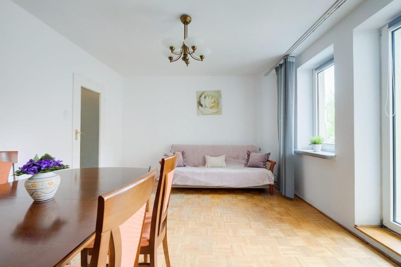 2 Bedroom In Location Apartment *