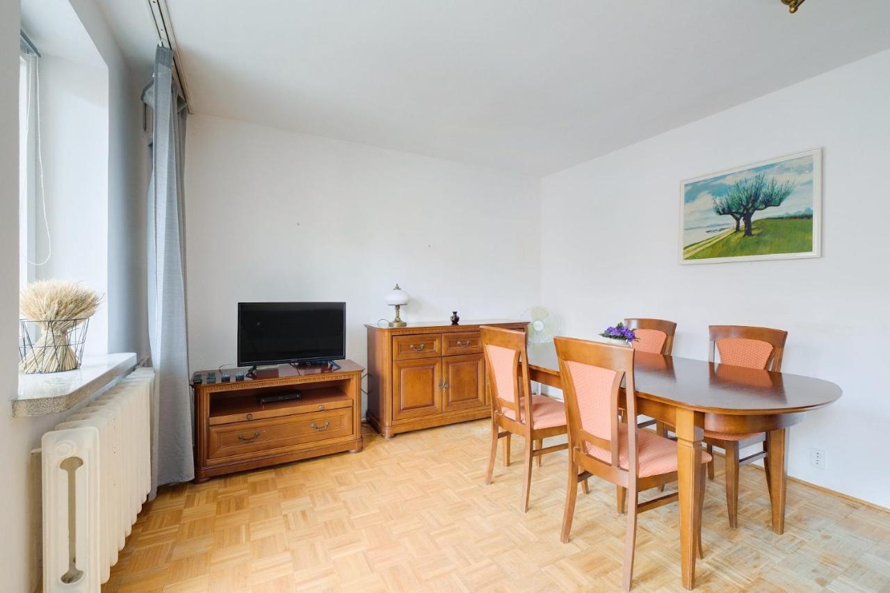 2 Bedroom In Location Warsaw