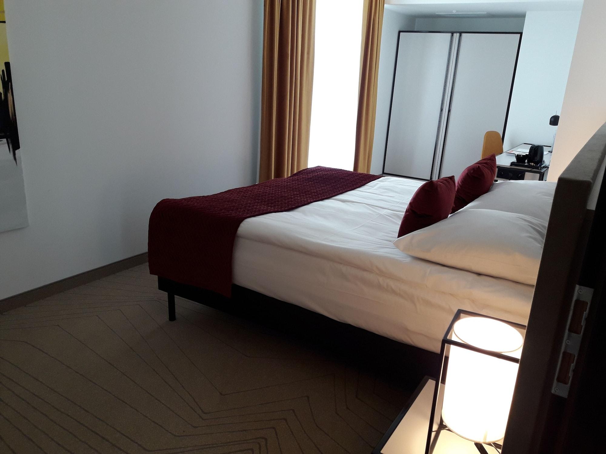 Arche Krakowska Warsaw