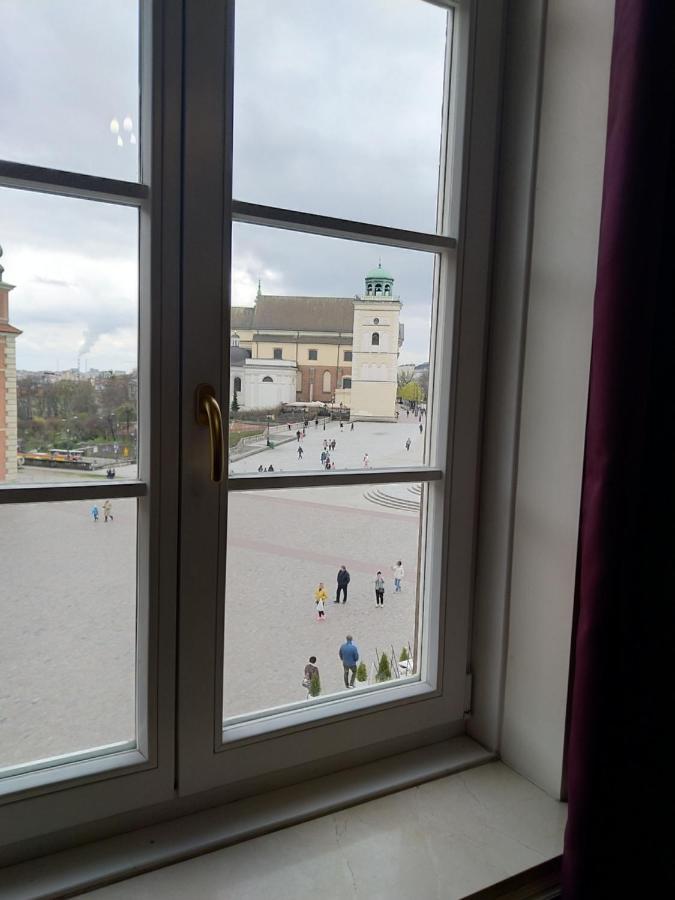 Castle Square Z Widokiem Na Plac Zamkowy I Zamek Krolewski Apartment