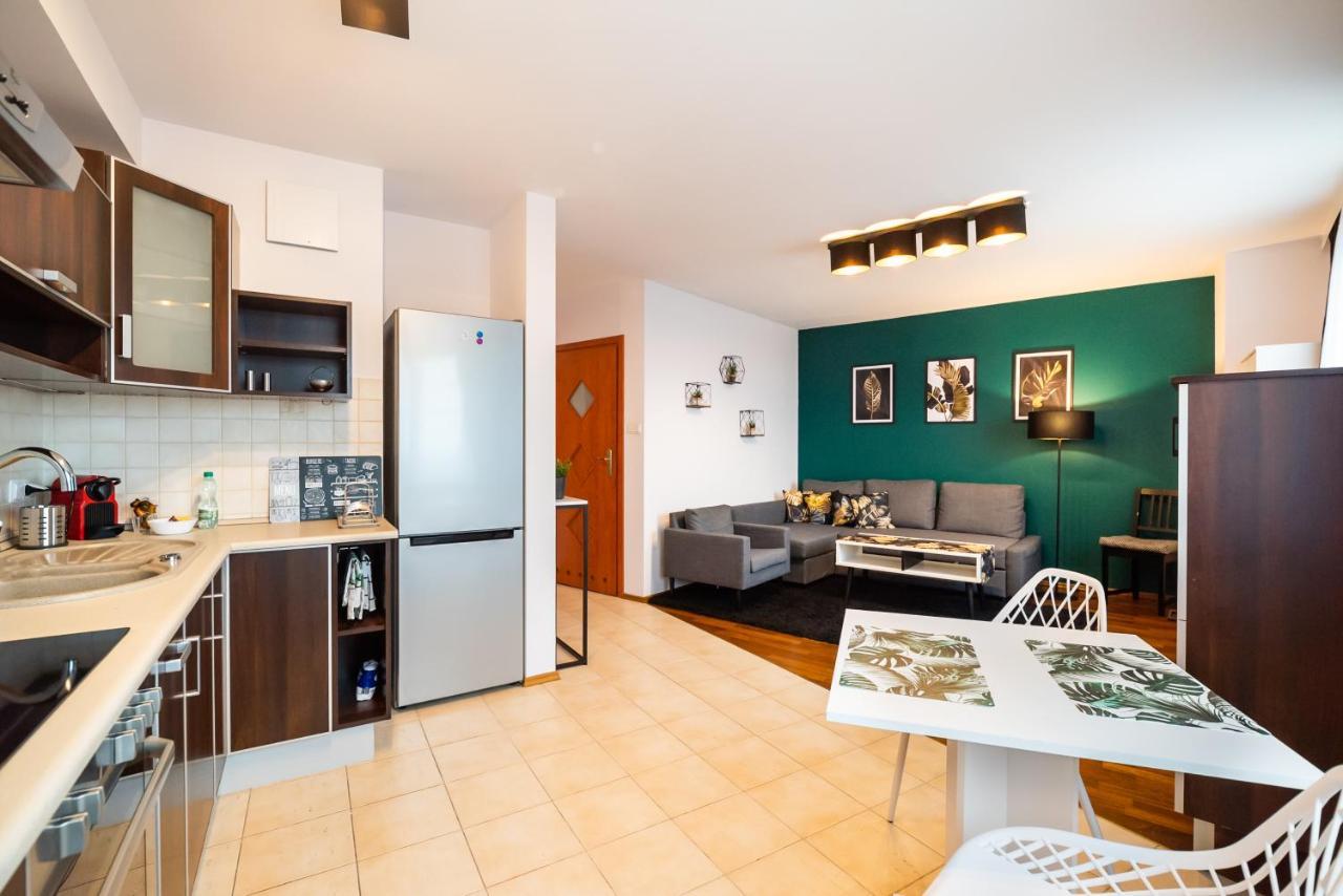 Apartament Saska Kępa Emerald Studio
