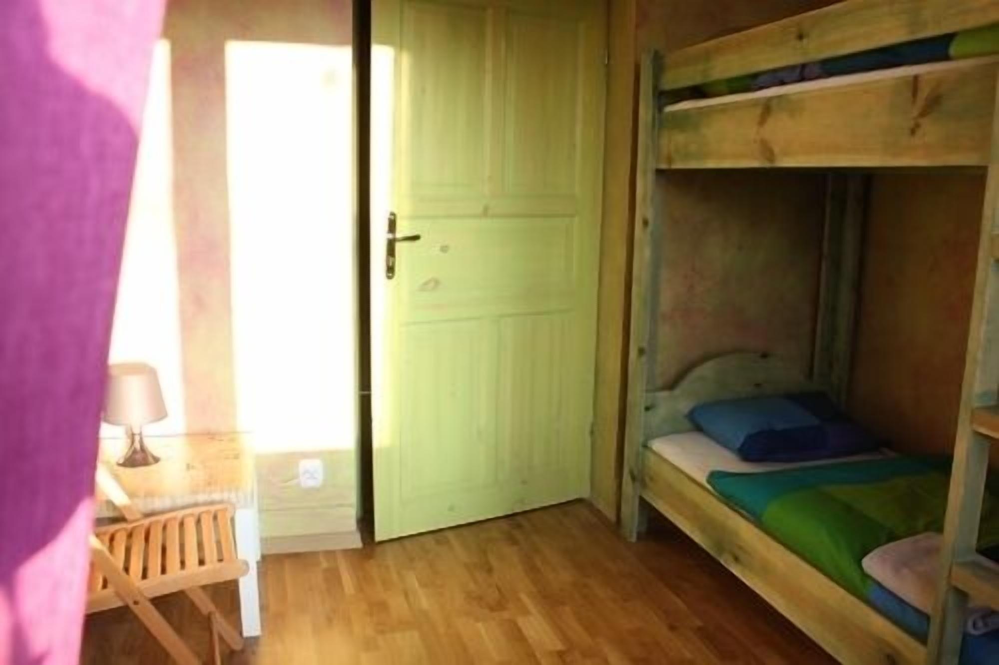 Hostel El *