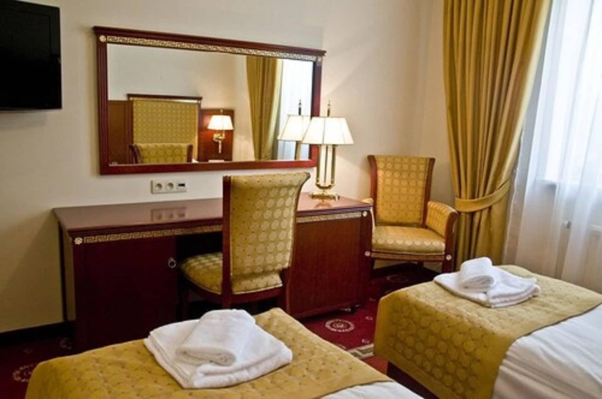 Hotel Holiday Park Hotel