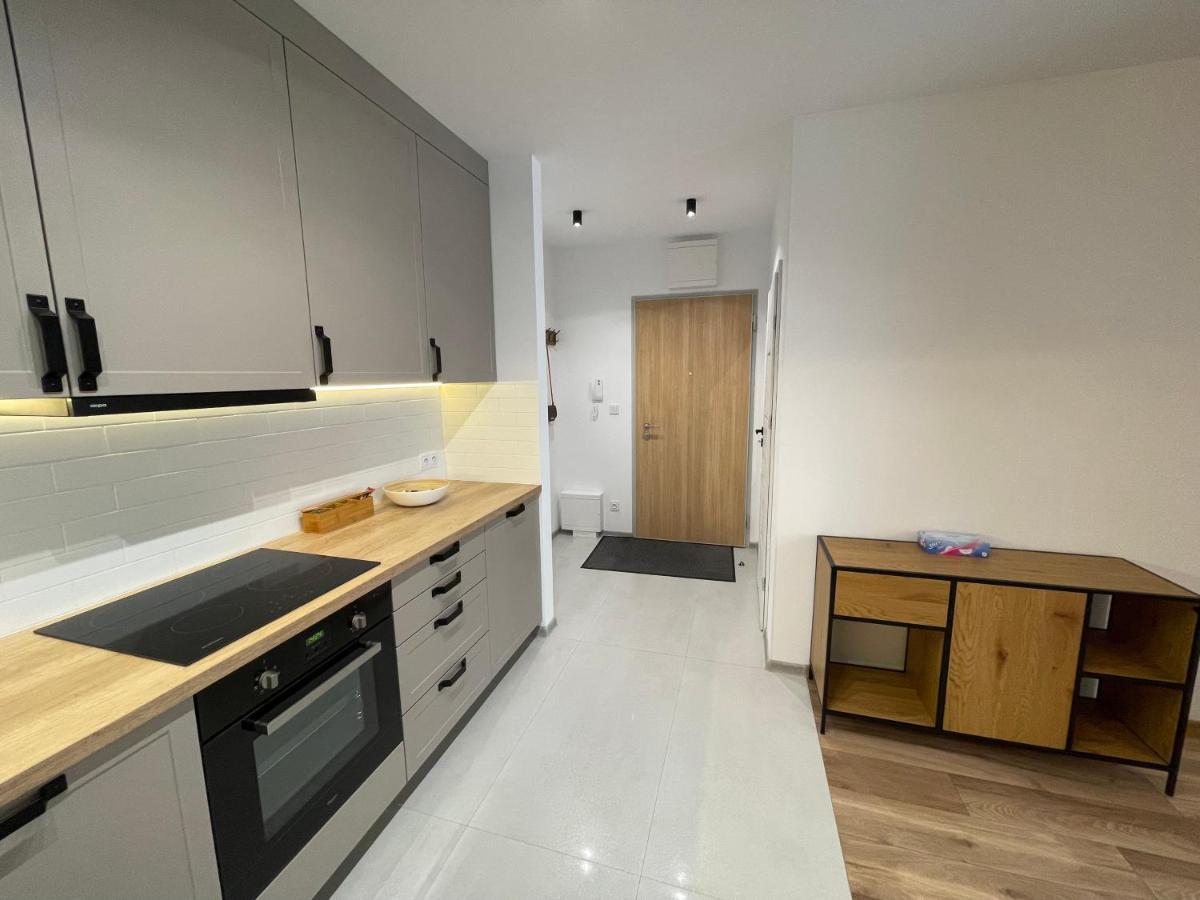 Newport Industrial Apartment *