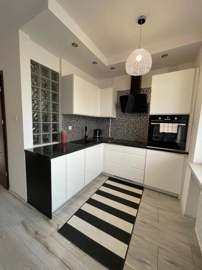 Aleje Jerozolimskie 11 19 - Darmowy Parking - Free Parking - 1km Do Dworca Centralnego, 850m Stacja Metra Nowy Swiat * Warsaw