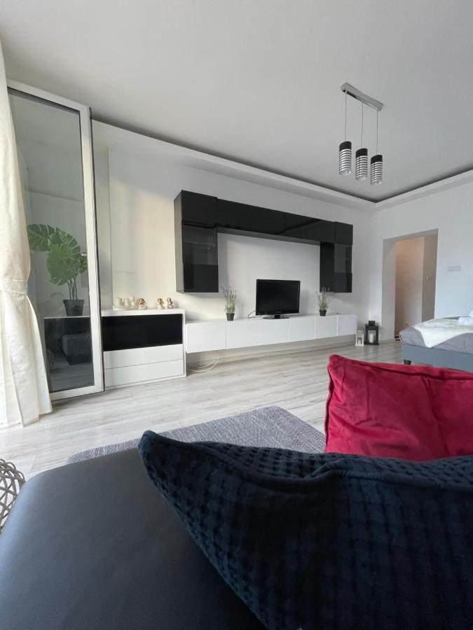 Aleje Jerozolimskie: With Free Parking Apartamento *