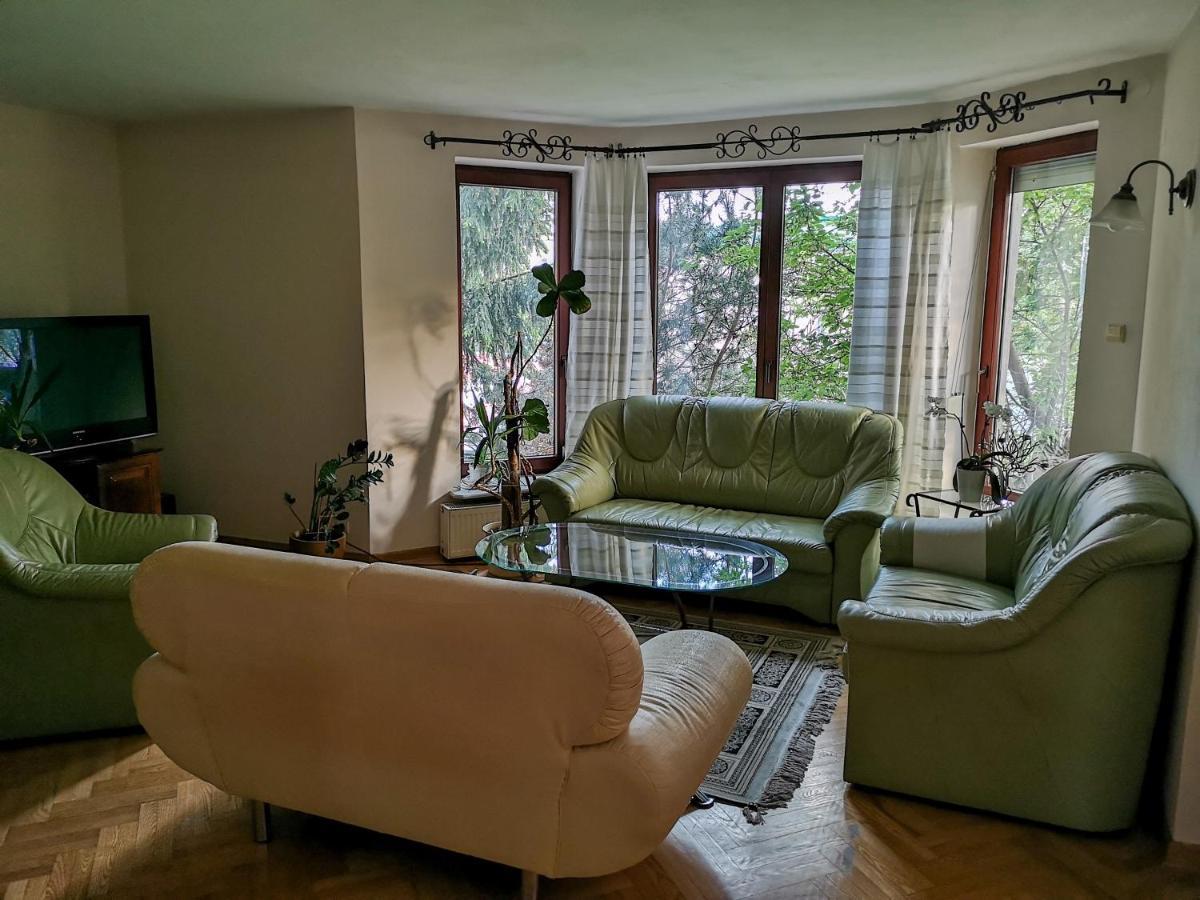 Feels Like Metro Zacisze Homestay Warsaw
