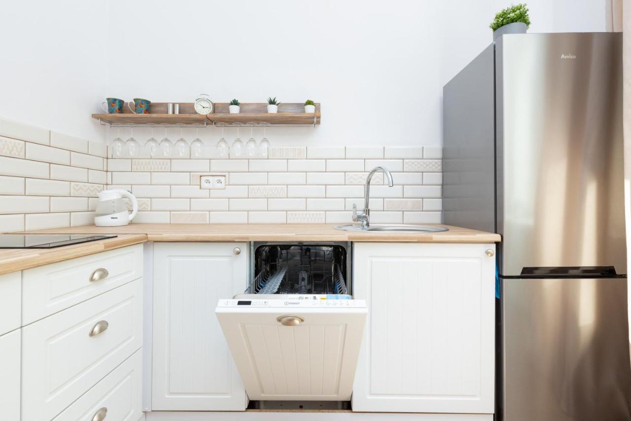Mokotow Odolanska By Renters * Warsaw