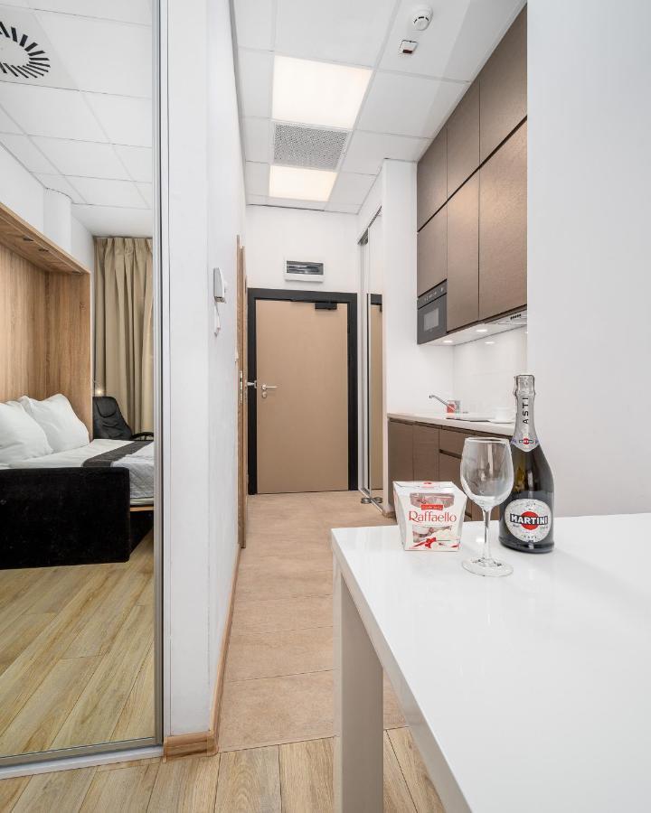 Aleje Jerozolimskie Street Apartment