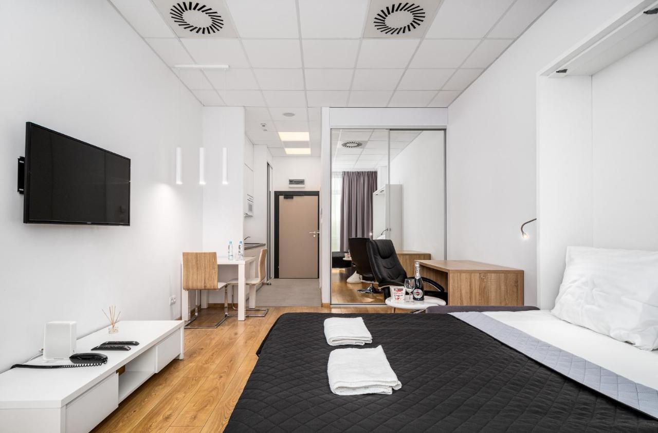 Aleje Jerozolimskie Street Apartment Warsaw