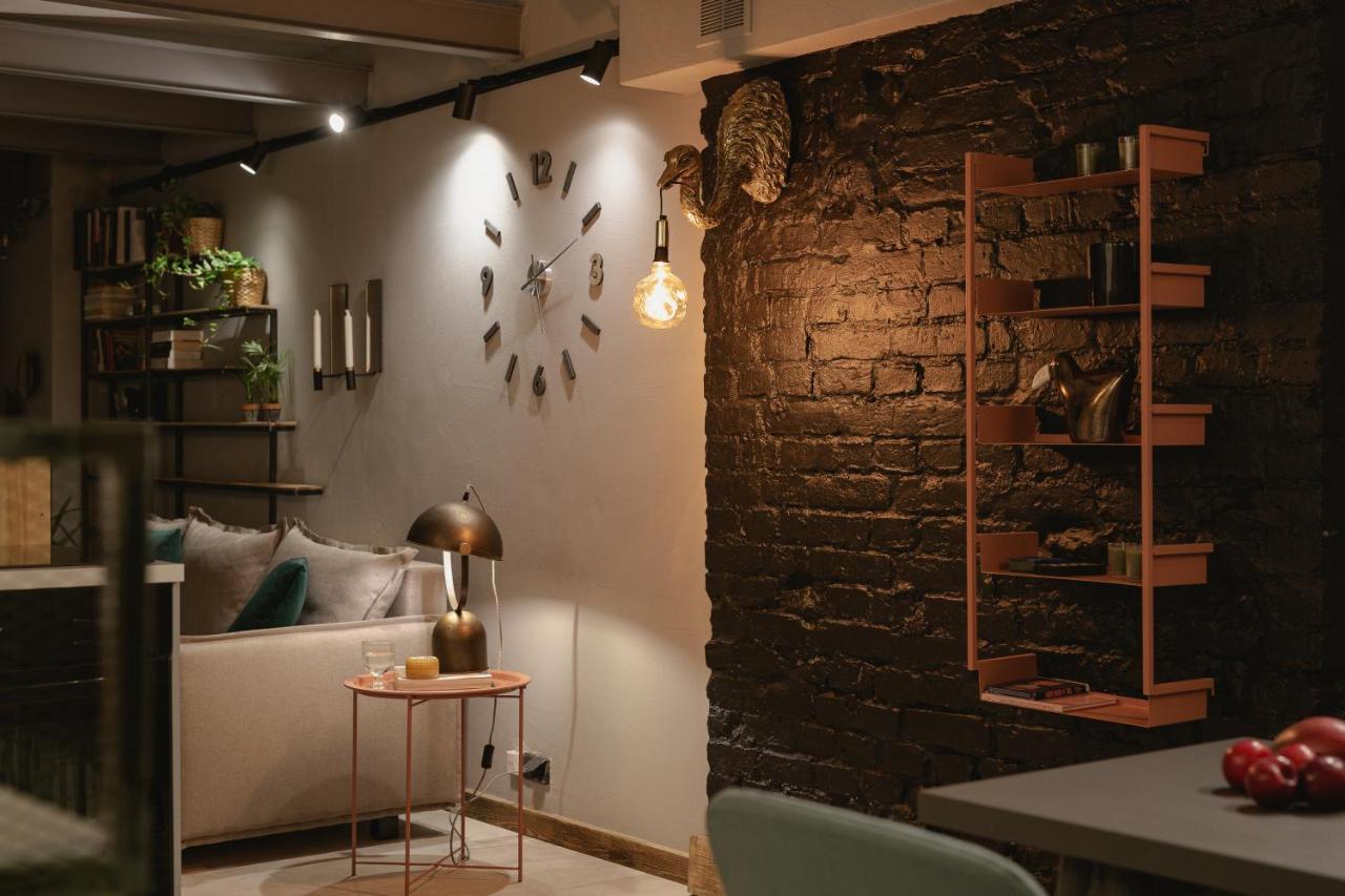 Garage - Lwowska 9 *
