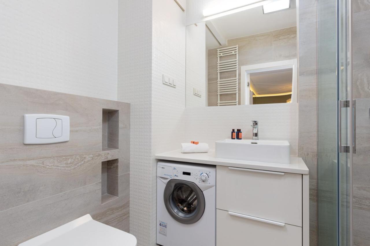 Apartment City Center Grzybowska With Parking By Renters