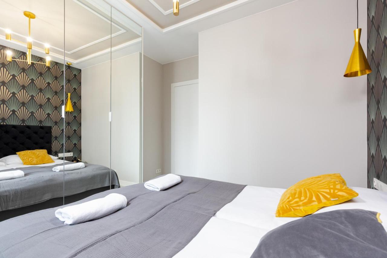 City Center Grzybowska With Parking By Renters Apartment *