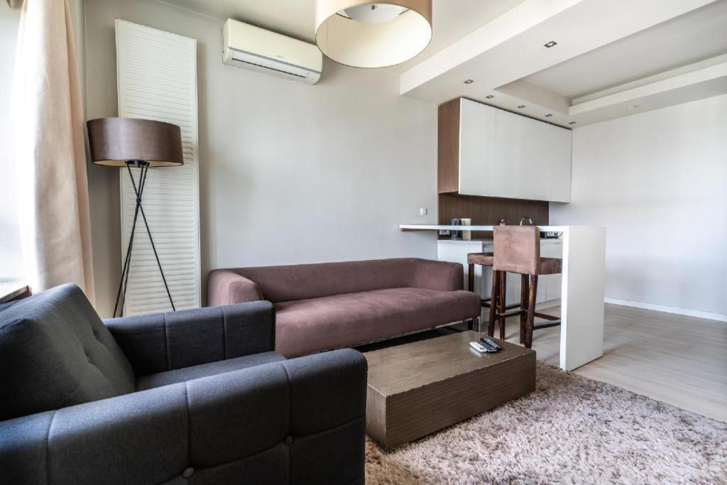 Platinum Tower - Center - Golden Apartment