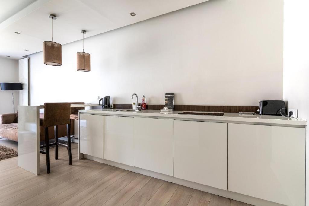 Platinum Tower - Center - Golden Apartment