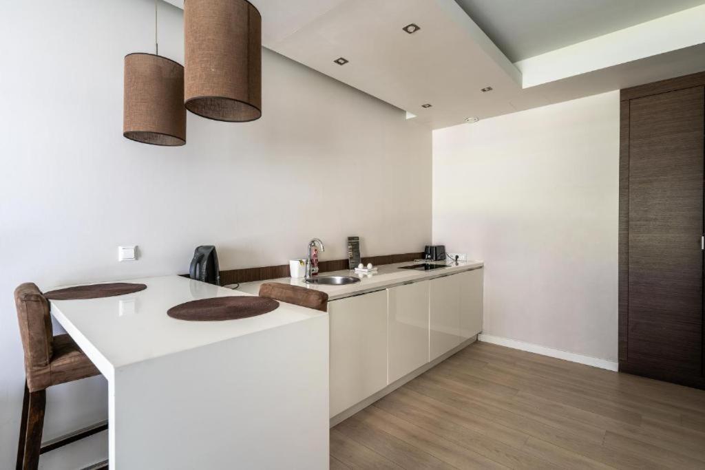 Apartment Platinum Tower - Center - Golden