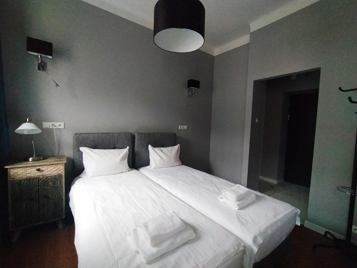 Nowy Swiat 29 2* Warsaw