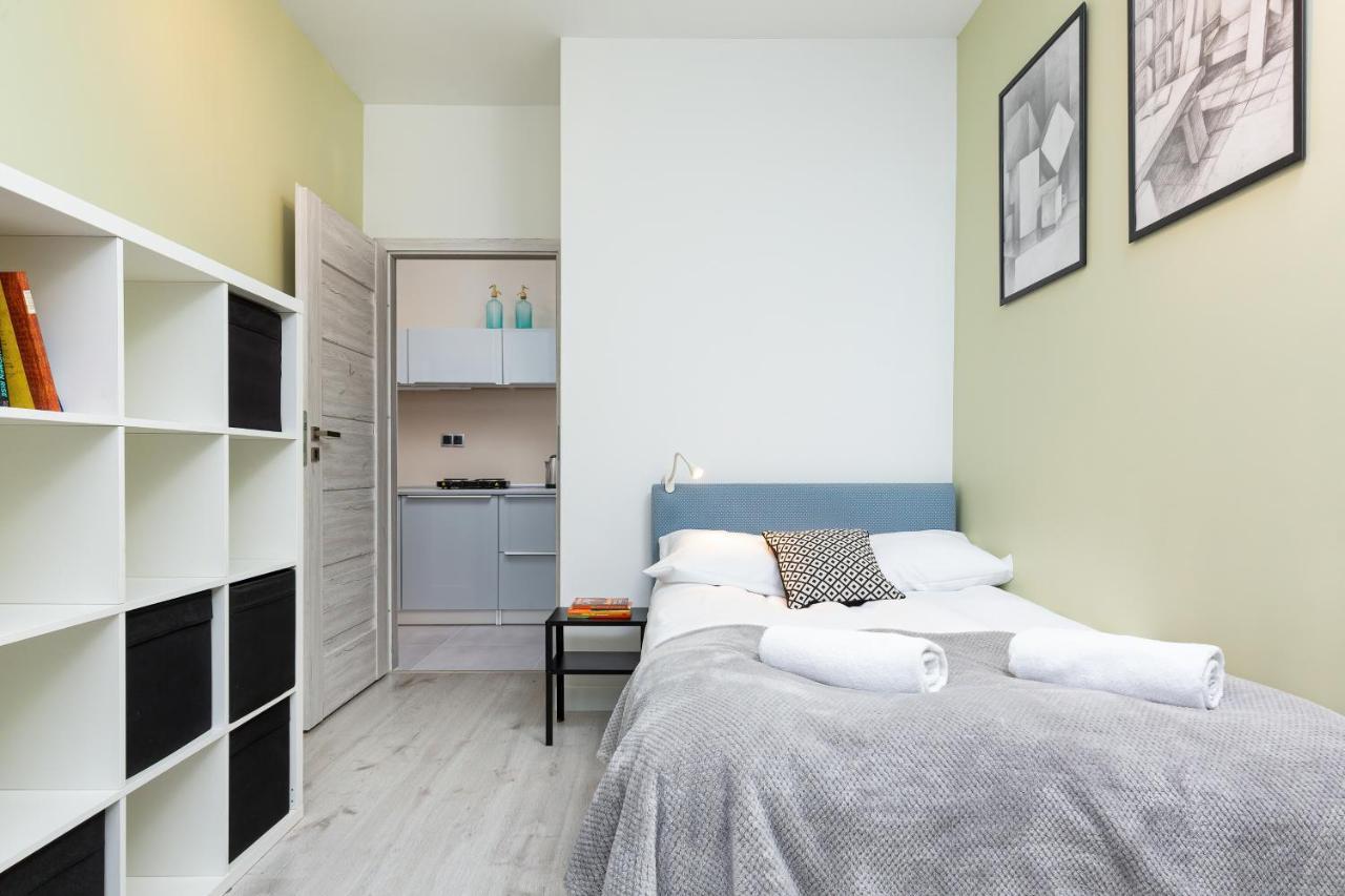 Mokotow Business Center By Renters Apartment *