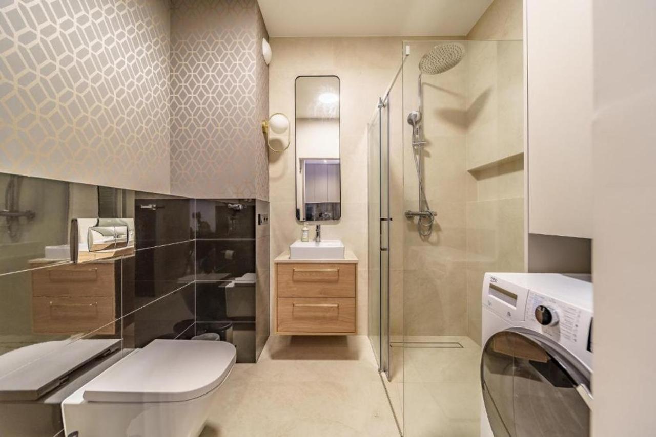 Golden Apartments/city Center/s65/28