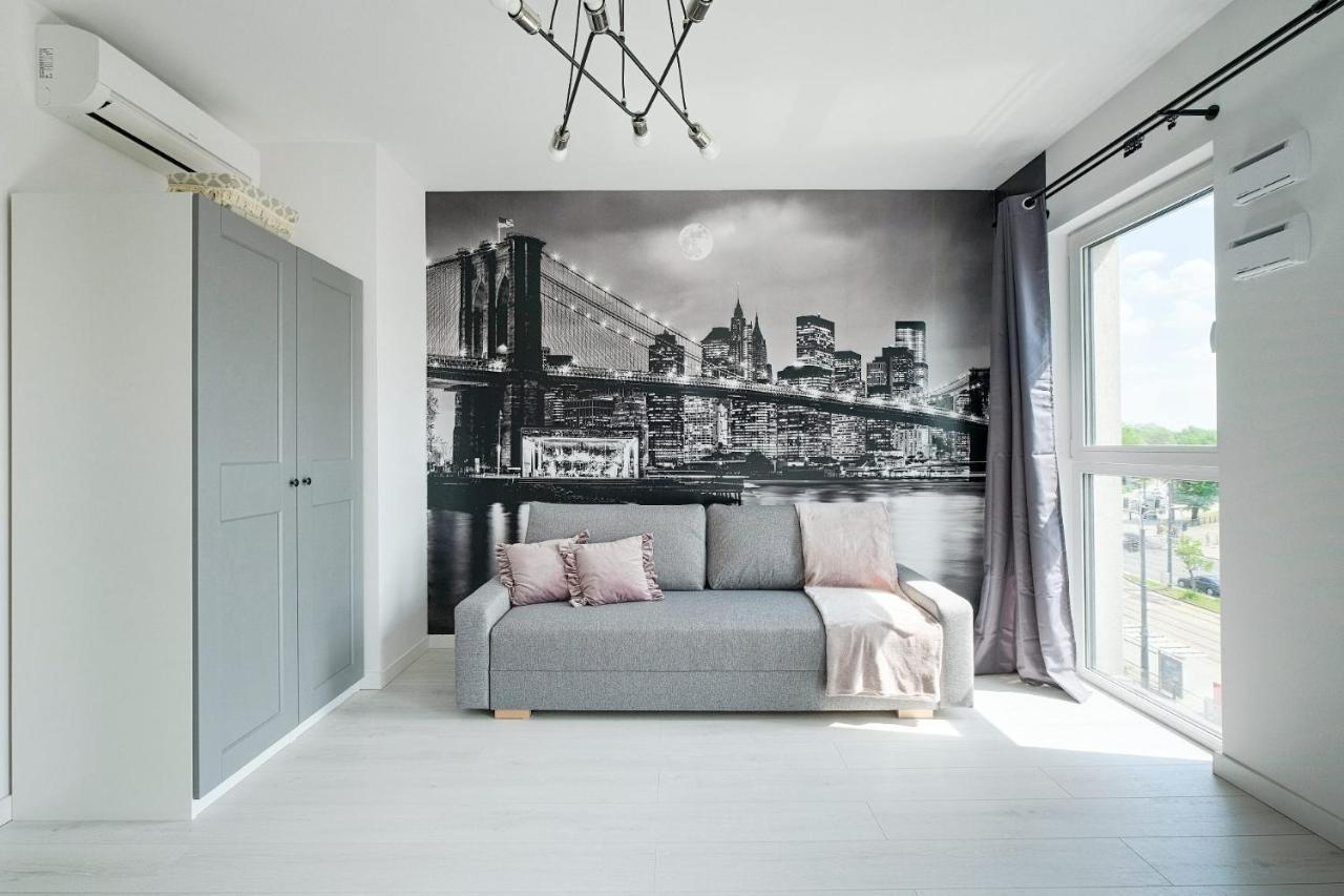 Targowa 10 London Studio * Warsaw