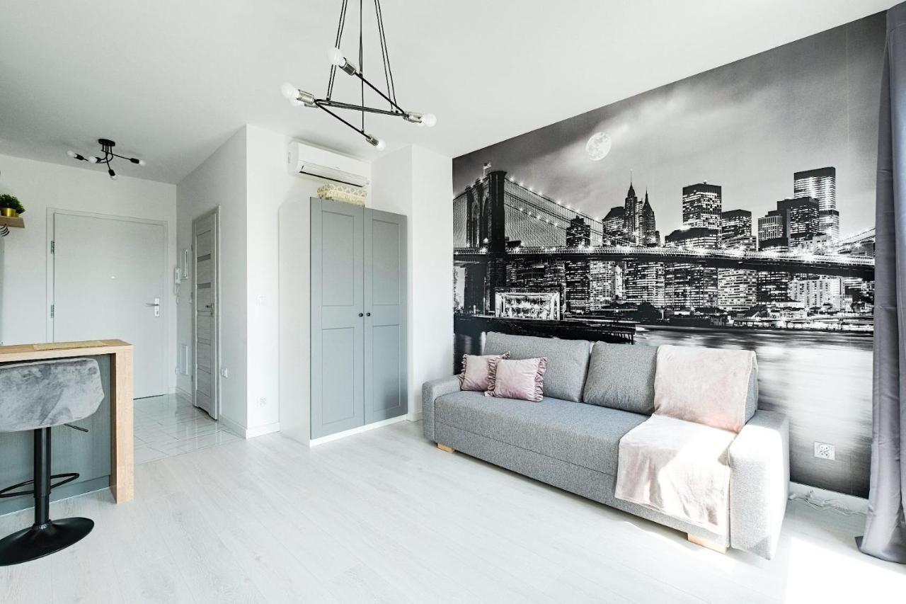 Targowa 10 London Studio * Warsaw
