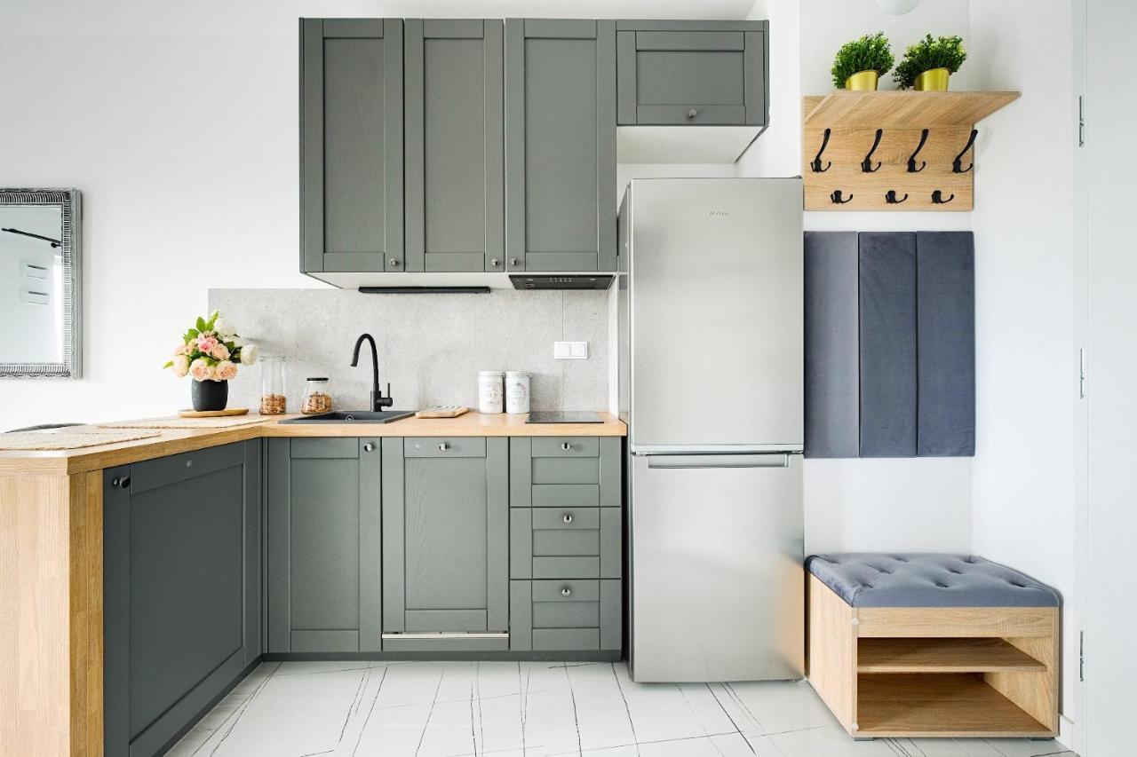 Targowa 10 London Studio *