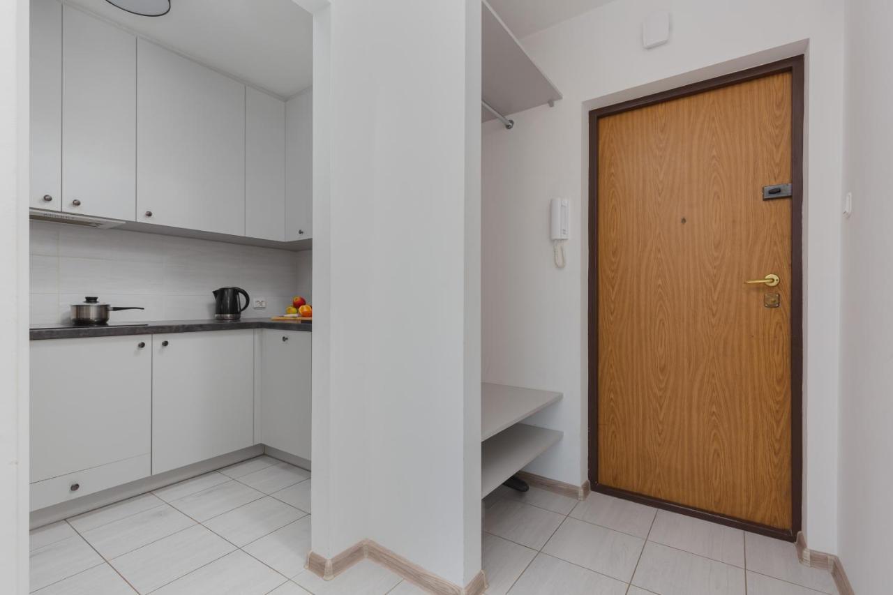 Apartment Solec 79 By Renters