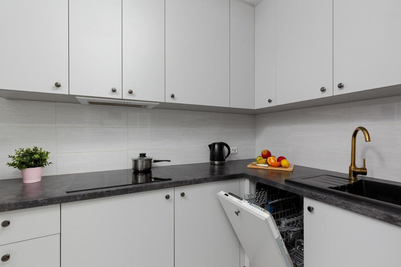 Solec 79 By Renters *