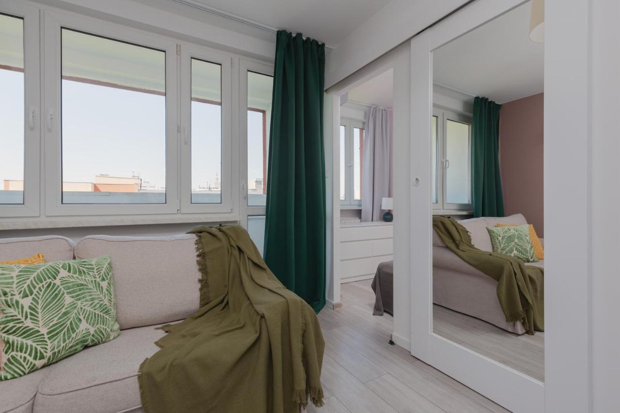 Solec 79 By Renters Apartment