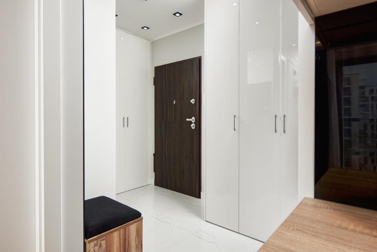 Căn hộ Modern With Access To The Pool Near Rondo Daszynskiego Station Warsaw
