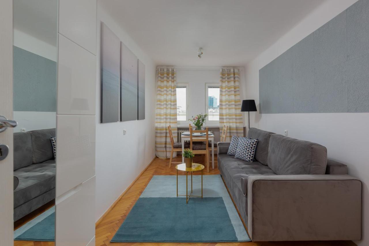 Stars Center By Renters