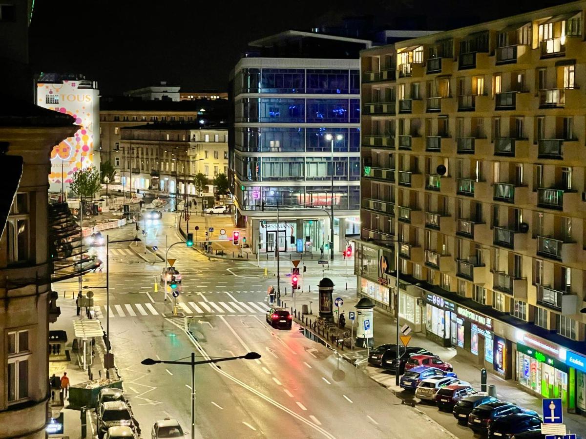 Apartment Raven Metro Fast Wifi 70'tv Netflix Hbomax Appletv