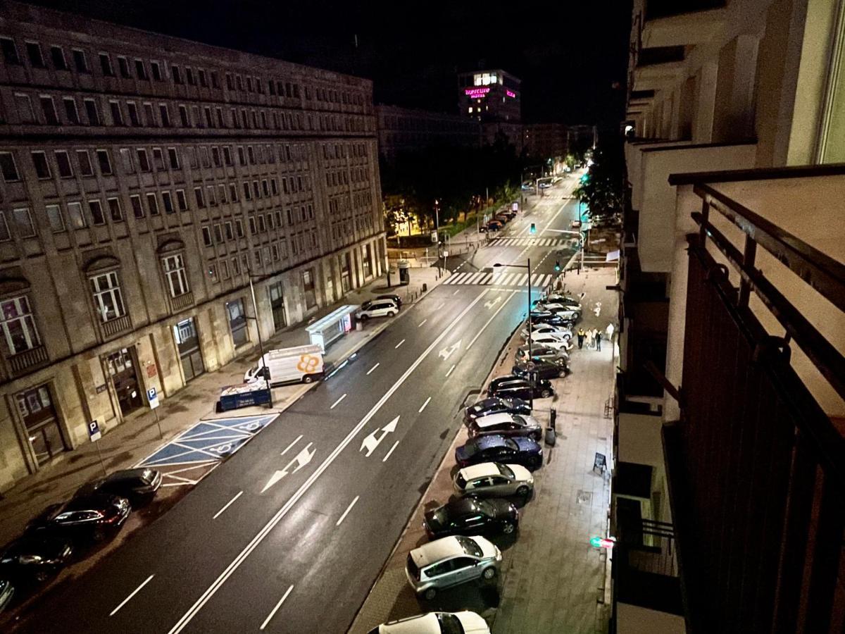 Apartment Raven Metro Fast Wifi 70'tv Netflix Hbomax Appletv