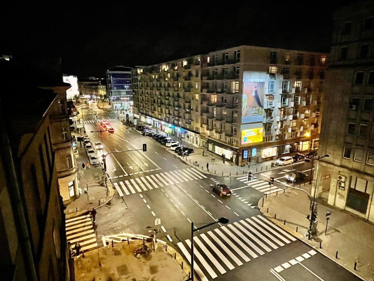 Raven Metro Fast Wifi 70'tv Netflix Hbomax Appletv Apartment Warsaw