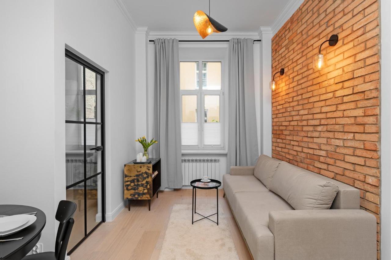 Oomph 2 Bedroom Apartment *