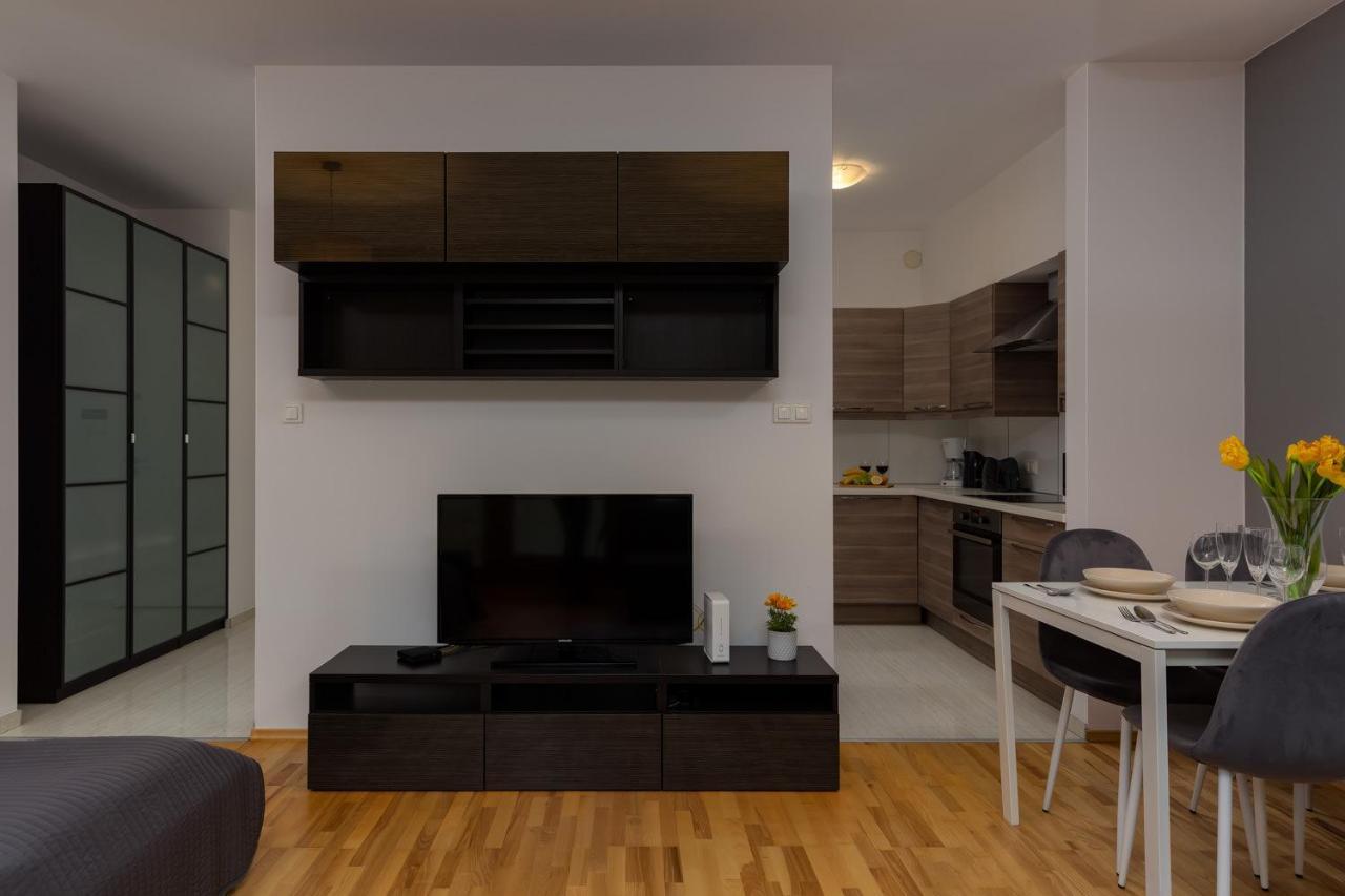 Kolejowa By Renters Apartamento *